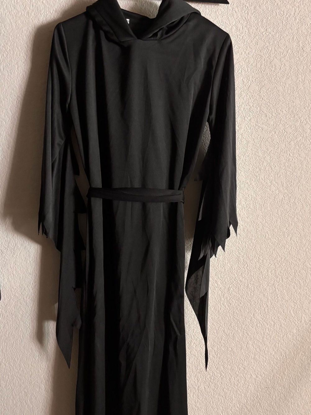 Spirit Halloween youth size Large Scream costume (no mask included)